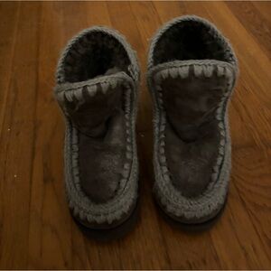 MOU Boots Size 6